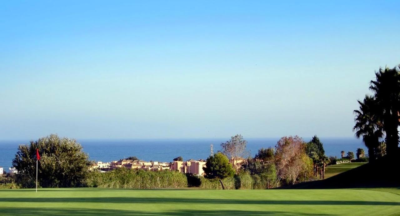 Casares Beach Golf Apartment With Private Garden Direct Pool Access Kültér fotó