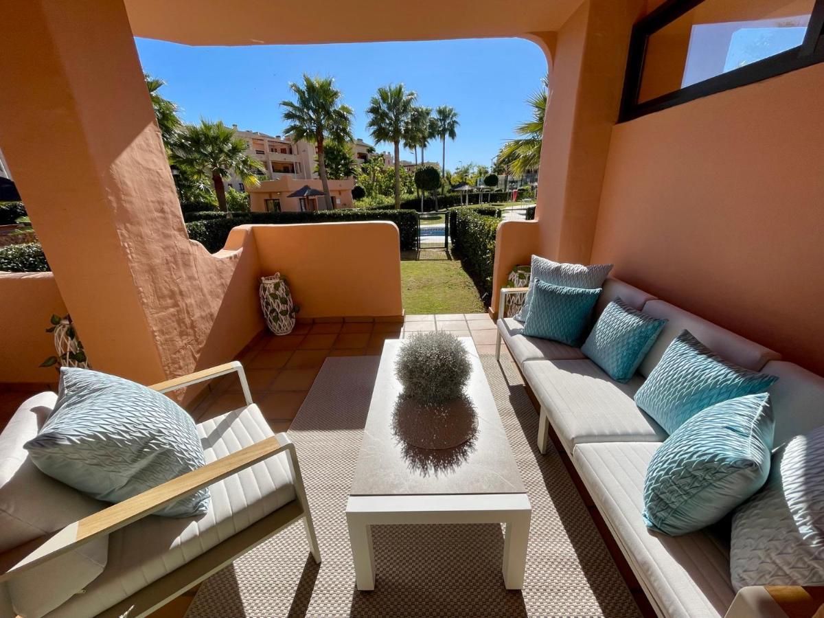 Casares Beach Golf Apartment With Private Garden Direct Pool Access Kültér fotó