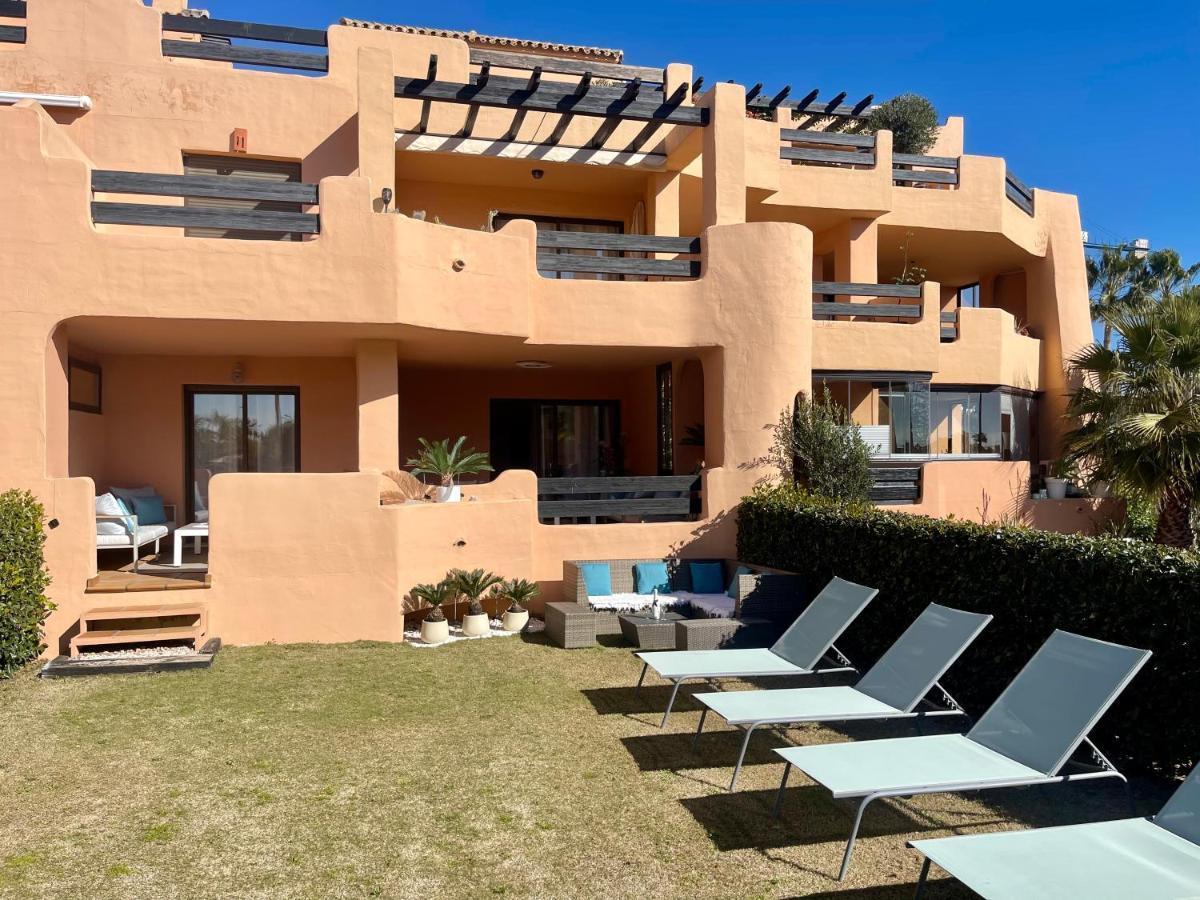 Casares Beach Golf Apartment With Private Garden Direct Pool Access Kültér fotó