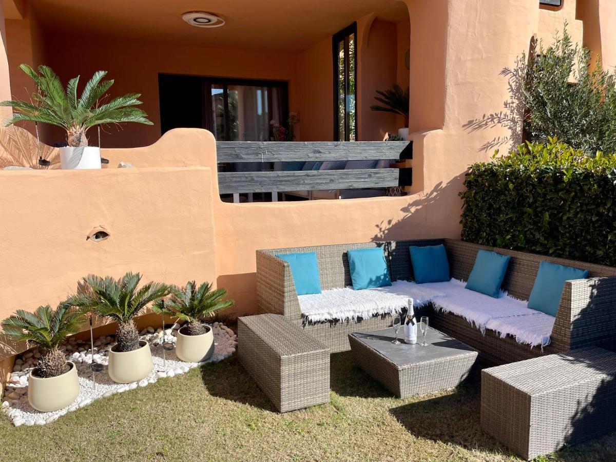 Casares Beach Golf Apartment With Private Garden Direct Pool Access Kültér fotó